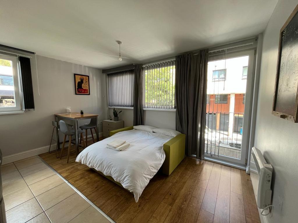 London Modern Flat Near Transports Apartment Bagian luar foto
